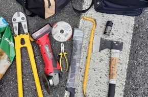 Bundespolizeiinspektion Flensburg: BPOL-FL: Autofahrer unter Drogeneinfluss und ohne Führerschein aber mit Machete kontrolliert
