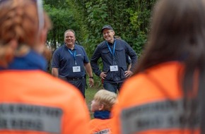 Landesfeuerwehrverband Schleswig-Holstein: FW-LFVSH: Schirmherr besucht Landeszeltlager: Ministerpräsident Daniel Günther stattete 700 Jugendlichen einen Besuch ab