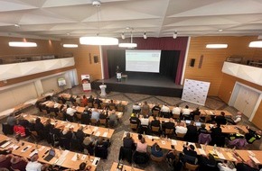 Deutscher Feuerwehrverband e. V. (DFV): Wenn das Erlebte nachwirkt: Herausforderungen der PSNV-E bei Anschlägen / 11. Symposium "Hilfe für Helferinnen und Helfer in den Feuerwehren" in Fulda