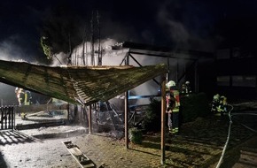 Freiwillige Feuerwehr der Stadt Goch: FF Goch: Carport in Vollbrand