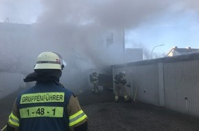 Feuerwehr Bremerhaven: FW Bremerhaven: Feuer in Garagenhof