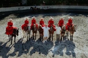 Von der Mongolei bis Mexiko: &quot;Die Braut, ihr Mann, die Eltern &amp; Wir! Kai und Knossi auf Hochzeitsreise&quot;