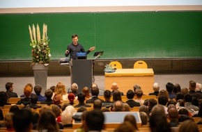 Universität Koblenz: Fachbereich Informatik der Uni Koblenz verabschiedet Absolvent*innen