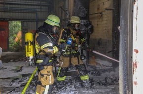 Feuerwehr Essen: FW-E: Feuer in leerstehender Lagerhalle - starke Rauchentwicklung
