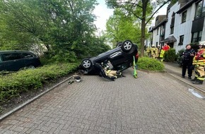 Polizei Mettmann: POL-ME: Alleinunfall: 89-jährige Autofahrerin schwer verletzt - Haan - 2404089