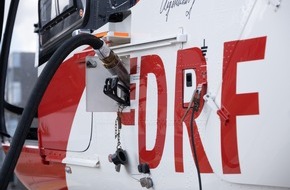 DRF Luftrettung: Klimaneutral fliegen / DRF Luftrettung testet alternativen Treibstoff in Magdeburg