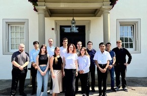 Schlosshotel Friedrichsruhe: Schlosshotel Friedrichsruhe: Jung, motiviert, startklar: 13 neue Azubis bringen frischen Wind