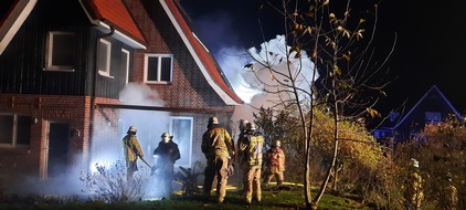 Polizeiinspektion Stade: POL-STD: Feuer in Einfamilienhaus in Stade, Unbekannte Brandstifter versuchen Auto in Buxtehude anzustecken - Polizei kann mit Feuerlöscher größeren Schaden verhindern, Einbrecher in Buxtehude