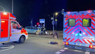 Feuerwehr Bochum: FW-BO: Schwerer Verkehrsunfall in Querenburg - Zwei Personen verletzt