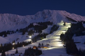 Saisonstart im Familienskigebiet Oberjoch am 13./14. Dezember mit Ski-Opening und den Lamas – Stabile Preise, neue Angebote, heimische Kulinarik