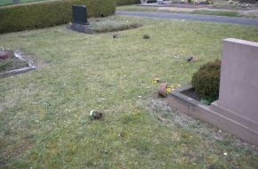 Polizeiinspektion Hameln-Pyrmont/Holzminden: POL-HOL: Friedhof Lobach: Blumen, Gestecke und Bepflanzungen von Gräbern gerissen - Polizei ermittelt wegen Störung der Totenruhe und Sachbeschädigung -