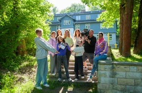 MDR Mitteldeutscher Rundfunk: Drehstart für 29. Staffel von „Schloss Einstein“ – Was macht uns wirklich glücklich?