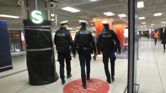 Bundespolizeidirektion München: Bundespolizeidirektion München: Körperliche Auseinandersetzung am Hauptbahnhof / Wohnsitzlose greift Touristen an