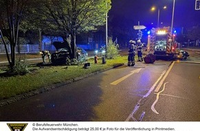 Feuerwehr München: FW-M: Von der Straße abgekommen (Waldtrudering)