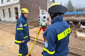 Feuerwehr Bergisch Gladbach: FW-GL: Räumung eines einsturzgefährdeten Hauses an der Odenthaler Straße in der Stadtmitte von Bergisch Gladbach