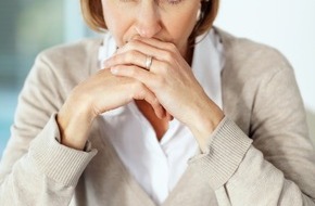 Pascoe Naturmedizin: Frauen leiden häufiger unter depressiven Verstimmungen / Sanfte Unterstützung gegen trübe Gedanken bei hormoneller Umstellung / Baldrian, Passionsblume und Johanniskraut stärken das innere Gleichgewicht