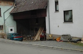 Polizeidirektion Kaiserslautern: POL-PDKL: Brand eines Traktors