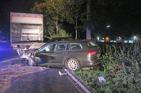 Polizeipräsidium Nordhessen - Kassel: POL-KS: Autofahrer kracht offenbar im Rausch ungebremst gegen stehenden Lkw