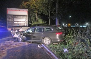 Polizeipr&auml;sidium Nordhessen: POL-KS: Autofahrer kracht offenbar im Rausch ungebremst gegen stehenden Lkw