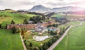 Mit dem Vierbeiner aufs Grün und ins Zimmer: Im Sonnenalp Resort schlagen Hundeherzen schöner