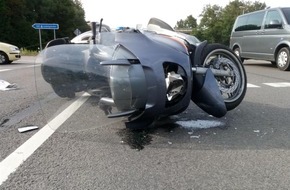 Polizeidirektion Ludwigshafen: POL-PDLU: Schwerer Verkehrsunfall zwischen PKW und Motorradfahrer