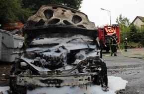 Feuerwehr Iserlohn: FW-MK: Fahrzeugbrand am Feldmarkring