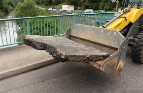 Polizeidirektion Montabaur: POL-PDMT: Verkehrsunfallflucht & Gefährlicher Eingriff in den Straßenverkehr ***Zeugen gesucht***