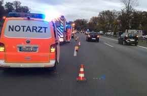 Feuerwehr Ratingen: FW Ratingen: BAB 52 LKW in Leitplanke