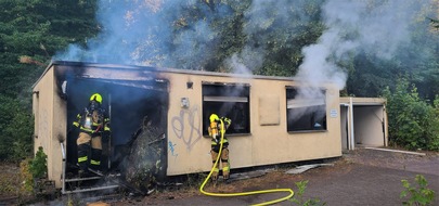 Feuerwehr Oberhausen: FW-OB: Vereinsheim brennt in Oberhausen-Alstaden