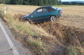Polizei Minden-Lübbecke: POL-MI: Auto überschlägt sich und landet im Graben