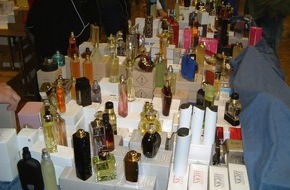 Polizeipräsidium Frankfurt am Main: POL-F: Lichtbilder zur Meldung Nr. 1320 vom 13.12.2004 "Parfum sichergestellt"