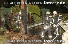 Feuerwehr Dortmund: FW-DO: 14.10.2016 - Feuer in Lütgendortmund,
Geräteschuppen durch Feuer zerstört