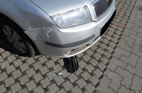 Polizeiinspektion Nienburg / Schaumburg: POL-NI: Verkehrsunfallflucht auf dem Parkplatz Amalie-Thomas-Platz