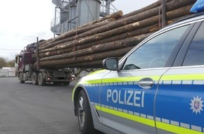 Polizeipräsidium Osthessen: POL-OH: Polizei stoppt Langholztransport nahe der A5 bei Mücke