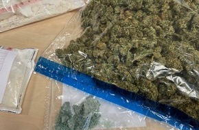 Kreispolizeibehörde Höxter: POL-HX: Polizei stellt Drogen im Wert von fast 40.000 Euro sicher / Gemeinsame Presseerklärung der Kreispolizeibehörde Höxter und der Staatsanwaltschaft Paderborn