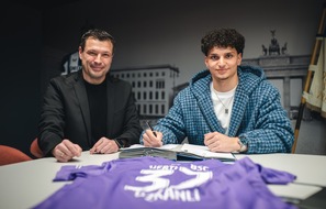 HERTHA BSC GmbH & Co. KGaA&nbsp;&nbsp;: Burak &Ouml;zkanl&Auml;&plusmn; erh&auml;lt Profivertrag