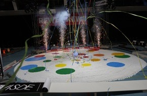 REKORD-INSTITUT für DEUTSCHLAND: "Hessischer Domino-Freitag" sorgt für zwei neue Weltrekorde in Nidda