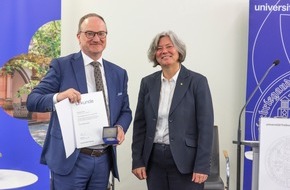 Albert-Ludwigs-Universität Freiburg: Lars P. Feld mit Universitätsmedaille ausgezeichnet