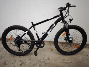POL-GÖ: (149/2025) Nach Diebstahl von Pedelecs im Maschmühlenweg - Polizei durchsucht Wohnung in Bovenden. Gestohlene E-Scooter und vier weitere Räder aufgefunden, Tatorte unbekannt