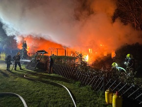 FW Flotwedel: Feuer auf Campingplatz - Feuerwehren der Samtgemeinde Flotwedel im Großeinsatz