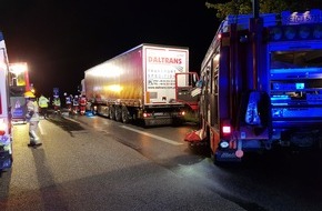 Kreisfeuerwehrverband Segeberg: FW-SE: Oelunfall nach Verkehrsunfall auf der BAB 21