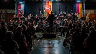 Polizei Braunschweig: POL-BS: Benefizkonzert der ZPD Niedersachsen und PD Braunschweig erzielt 3.000 Euro für die interaktive Dauerausstellung "Rosenstraße 76"