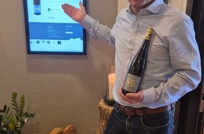 Hotel Zugspitze: Hotel Zugspitze: Der digitale Sommelier berät per Touchscreen