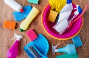 Verbraucherzentrale Nordrhein-Westfalen e.V.: Hausputz: Hygienisch sauber auch ohne Keimtöter und Chlorkraft