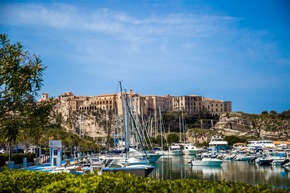 Mediterranean Hospitality: Herbst an der Küste der Götter – Kalabriens stille Schönheit