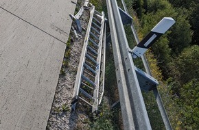 Autobahnpolizeiinspektion: API-TH: Aufkleber überführt Unfallverursacher