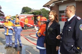 Landesfeuerwehrverband Schleswig-Holstein: FW-LFVSH: Jugendministerin Trauernicht lobt Jugendfeuerwehren