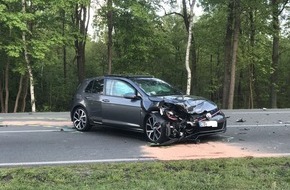 Polizeiinspektion Stade: POL-STD: Drei zum Teil schwer verletzte Autoinsassen bei Verkehrsunfall auf der Bundesstraße 73 zwischen Buxtehude und Neu Wulmstorf