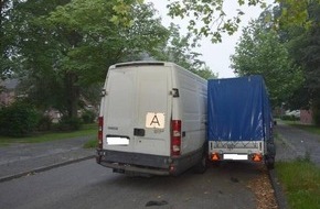 Polizeiinspektion Wilhelmshaven/Friesland: POL-WHV: Mit einem entwendeten Transporter einen Verkehrsunfall verursacht und geflüchtet (FOTO) - Polizei bittet zur Aufklärung um Hinweise