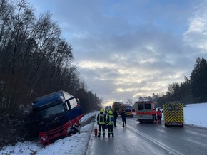 KFV-CW: Schwerer Verkehrsunfall auf der L 361 bei Nagold - Rettungshubschrauber bringt Schwerverletzten ins Krankenhaus